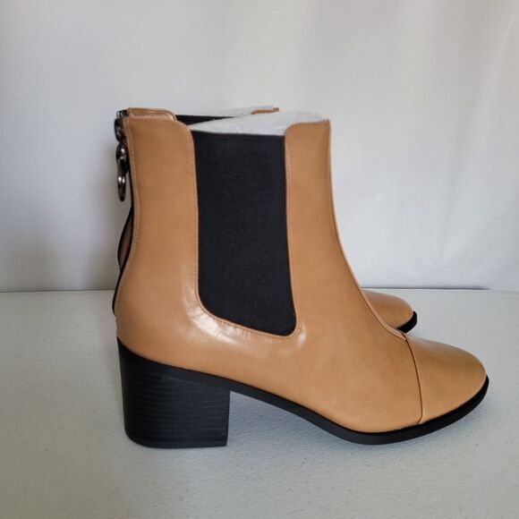 Journee Collection Nigella Lux Vegan Leather Ankle Boot - Picture 4 of 6